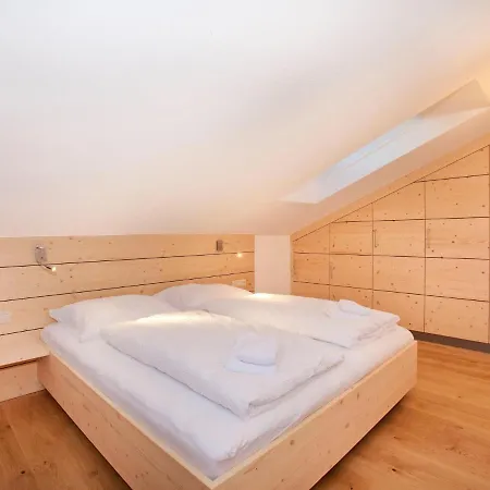 Apartament In Near Lift *