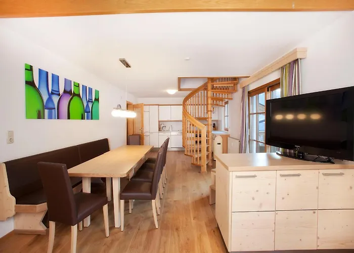 דירה In Near Lift *